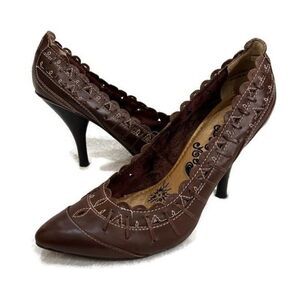Naughty Monkey Brown Scalloped Faux Leather Pumps size 10